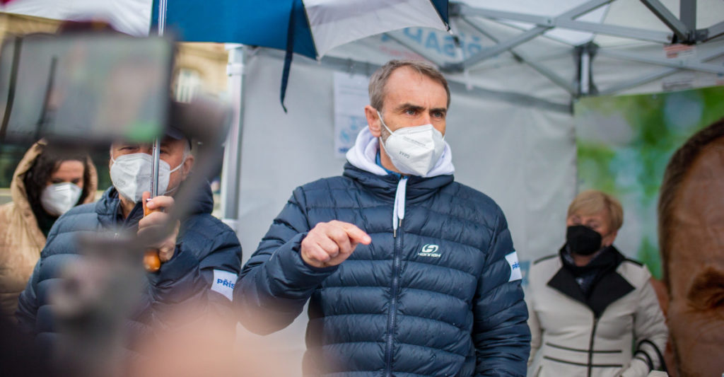 Robert Šlachta na jedné z tiskových konferencí hnutí Přísaha. Foto: Hnutí Přísaha