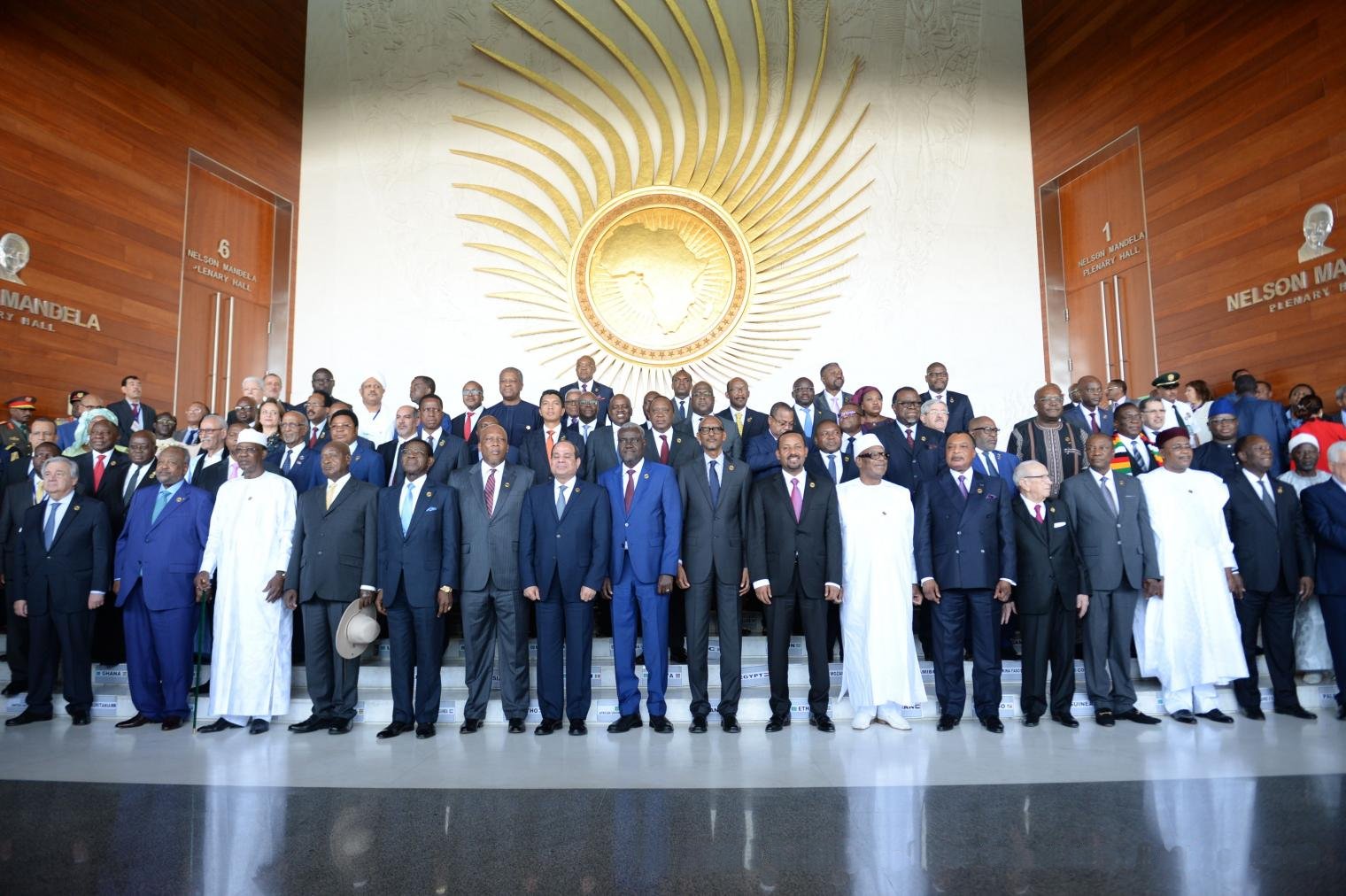 Hlavy afrických států se 5. října 2021 sejdou na společné fotografii na summitu AU v Addis Abebě v Etiopii.