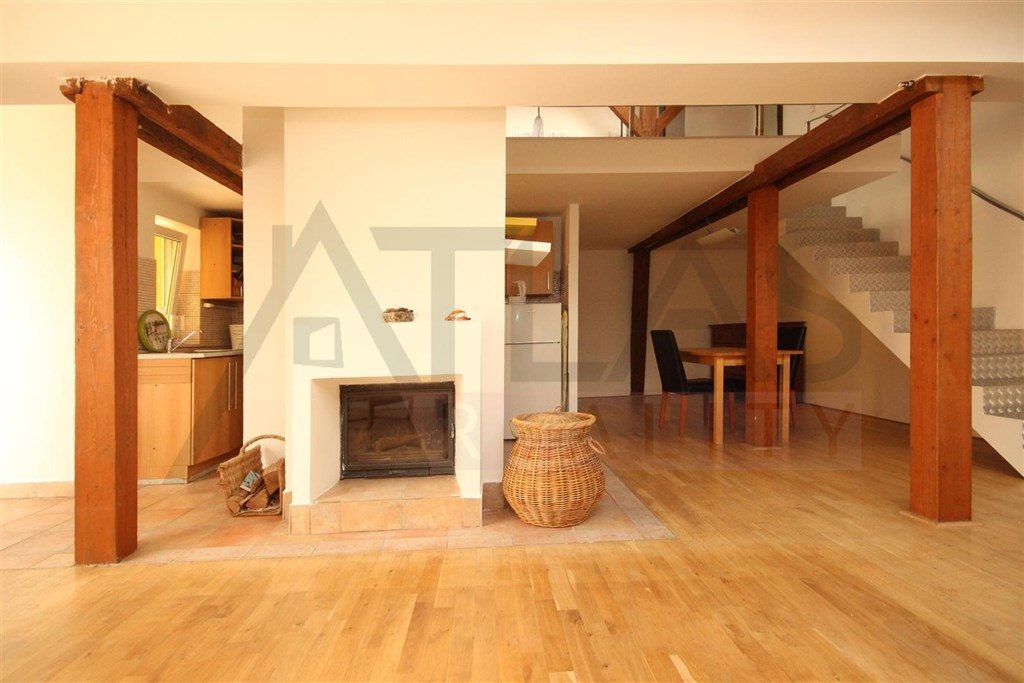 For rent: one bedroom duplex furnished apartment - Prague 1 - Nove Mesto, Reznicka street