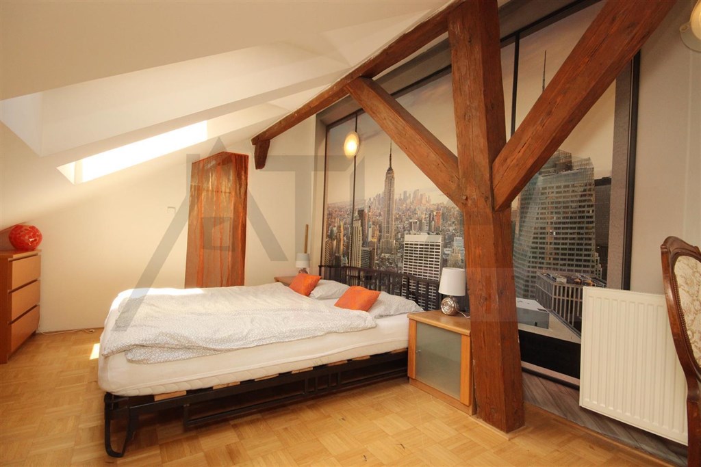 For rent: one bedroom duplex furnished apartment - Prague 1 - Nove Mesto, Reznicka street