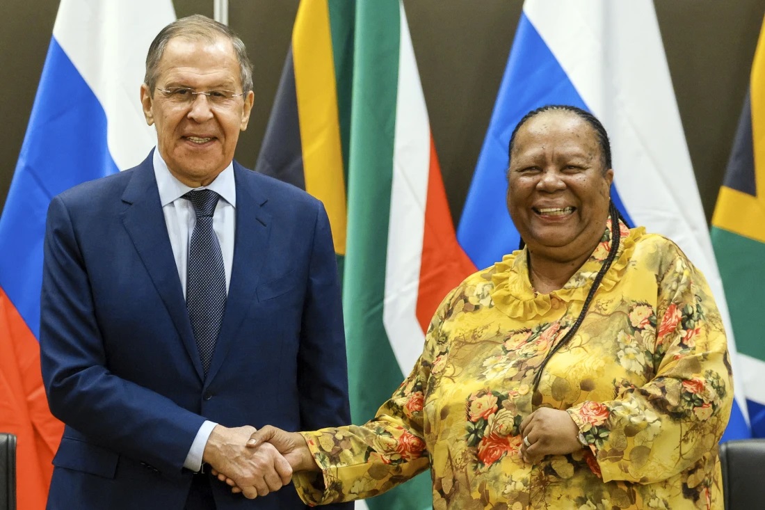 Jihoafrická ministryně zahraničí Nalida Pandorová v lednu hostila návštěvu svého ruského protějšku Sergeje Lavrova