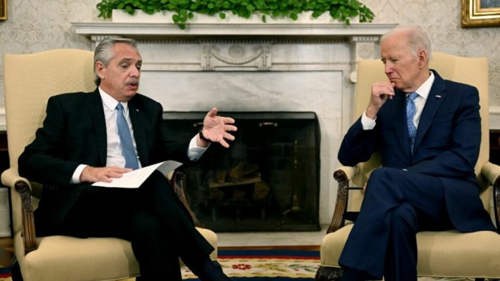 PREZIDENT ALBERTO FERNÁNDEZ SE 29. BŘEZNA 2023 SETKAL V BÍLÉM DOMĚ S AMERICKÝM PREZIDENTEM JOEM BIDENEM